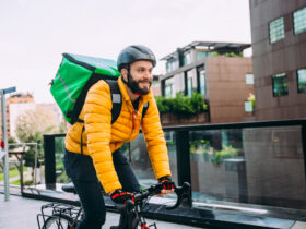 Brytyjskie Deliveroo na sprzedaz. Przejmuje je Amerykanie firma DoorDash 1