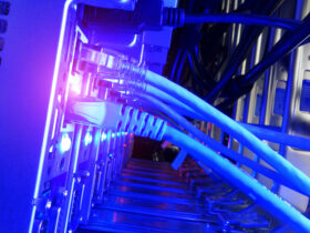 Fuzje i przejecia. ATT zgadza sie kupic biznes swiatlowodowy Lumen za 575 mld dolarow