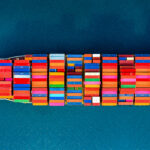 Maersk ostrzega ze ​​globalne wolumeny kontenerow moga spasc z powodu konfliktu handlowego