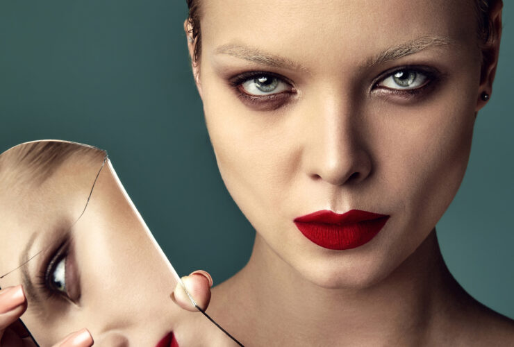 Moda. Hailey Bieber sprzedaje marke Rhode firmie Elf Beauty za miliard dolarow