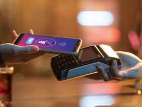 Trzy czwarte Polakow regularnie placi bezgotowkowo a wiecej niz co trzeci zawsze albo prawie zawsze mowia badania