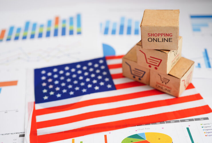 Amerykanscy konsumenci ograniczaja wydatki. Inflacja na razie zwalnia