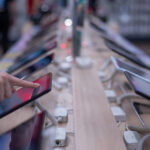 Foxconn wysyla 97 proc. indyjskiego eksportu iPhoneow do USA poniewaz Apple zajmuje sie taryfami Trumpa