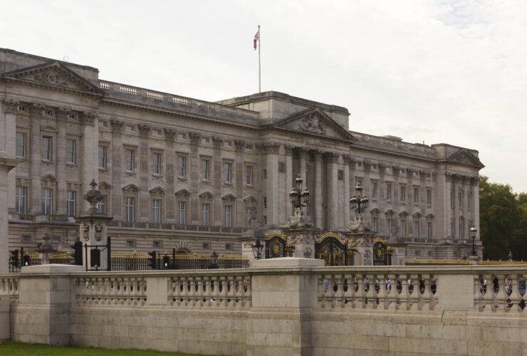 Gospodarka Albionu znow sie kurczy. Niewyluczone kolejne podwyzki podatkow uprzedza rzad w Londynie