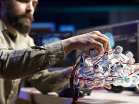 Neuralink Muska pozyskuje 650 mln dolarow w ramach najnowszego finansowania. Firma rozpoczyna badania kliniczne