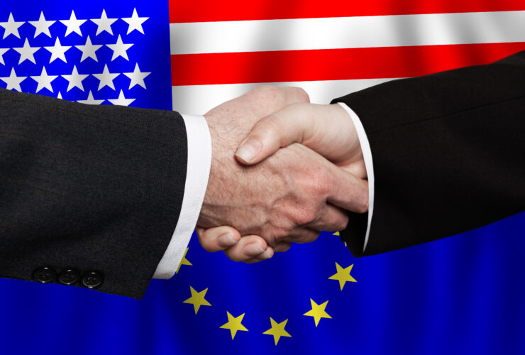 UE coraz bardziej godzi sie na 10 proc. stawke bazowa taryfy w rozmowach handlowych z USA