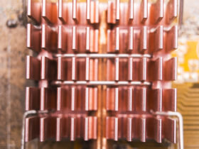 Trump zapowiada ze USA nalozy 50 proc. cla na import miedzi. Rosna ceny kontraktow terminowych na miedz