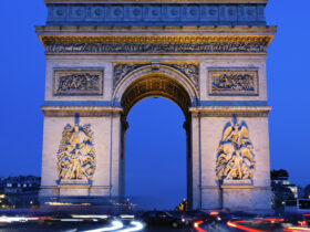 Francja zawiesza wysylanie paczek do USA. To kolejny kraj