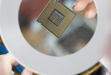 Trump chce wiecej transakcji takich jak Intel co niepokoi spolecznosc biznesowa