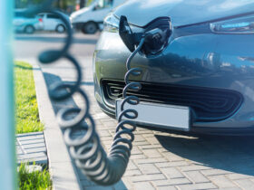 W Polsce zarejestrowano ponad 100 tys. aut calkowicie elektrycznych mowia raporty