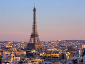 Rzad francuskiego premiera Bayrou przegral w parlamencie glosowanie nad wotum zaufania