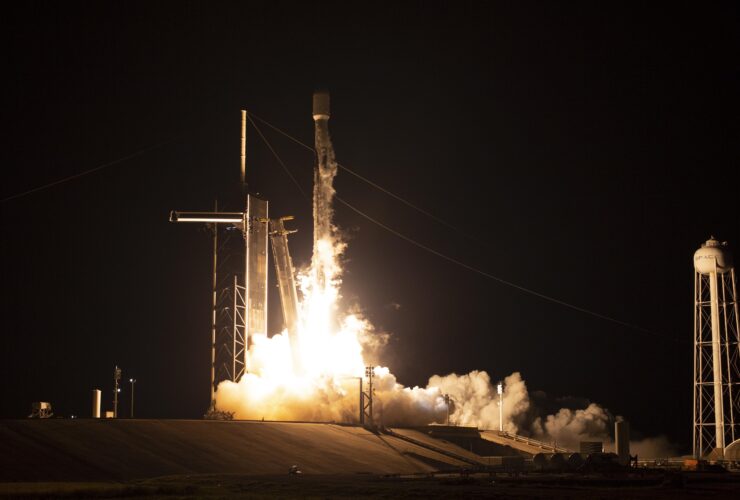 SpaceX kupuje pasmo czestotliwosci od EchoStar za 17 mld dolarow