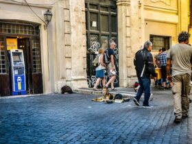 portfel-tez-potrzebuje-wakacyjnej-opieki-jak-przygotowac-finanse-przed-urlopem-i-uniknac-kosztownych-bledow